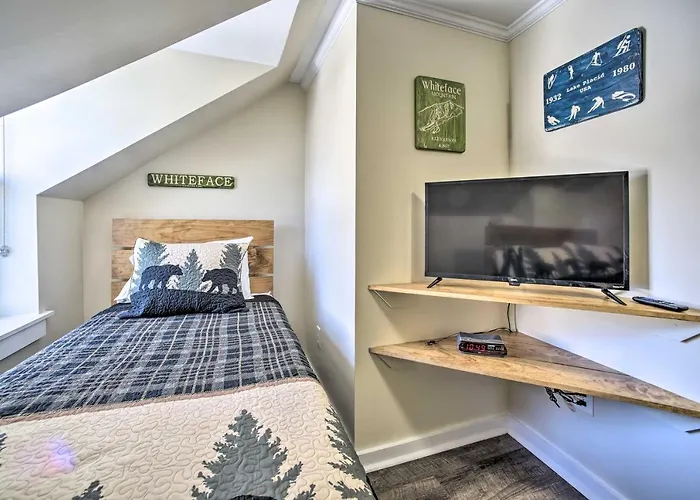1 Block To Downtown: Cozy Condo By Mirror Lake