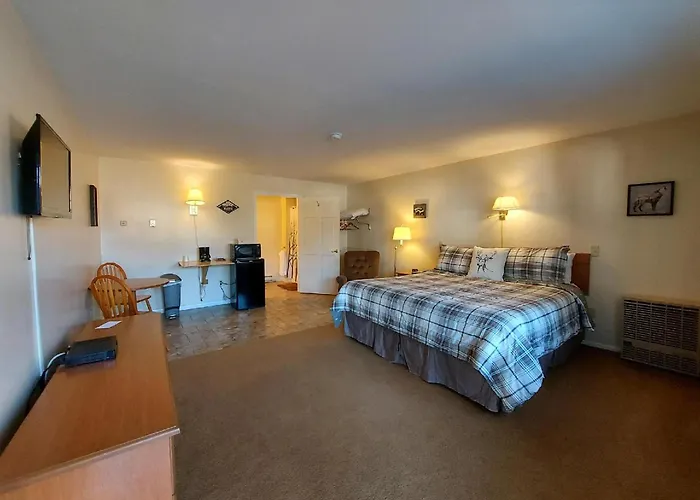 Maple Leaf Lodge